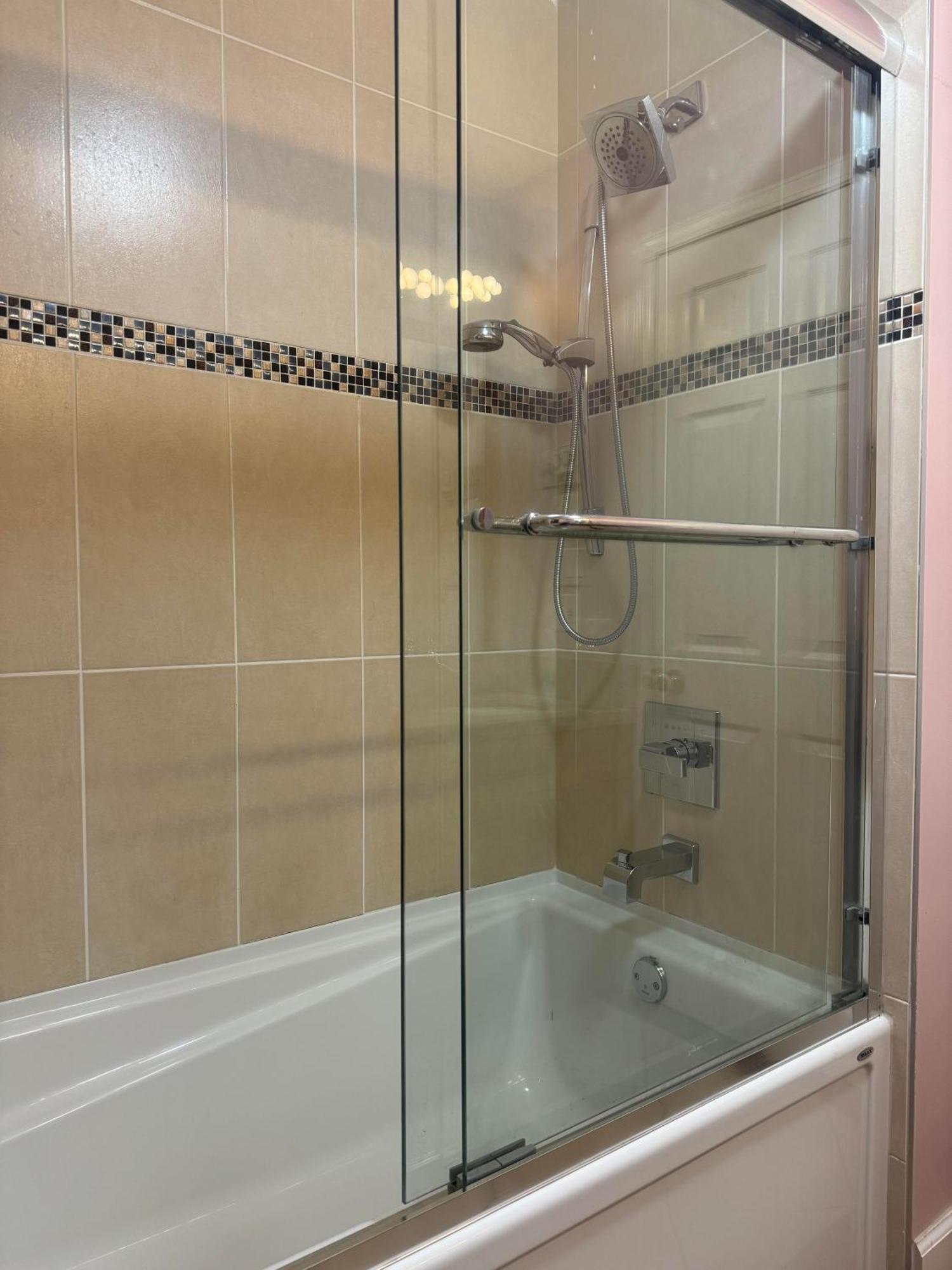 Comfortable Guest Home Near Downtown Vancouver & Sights & Stores Εξωτερικό φωτογραφία